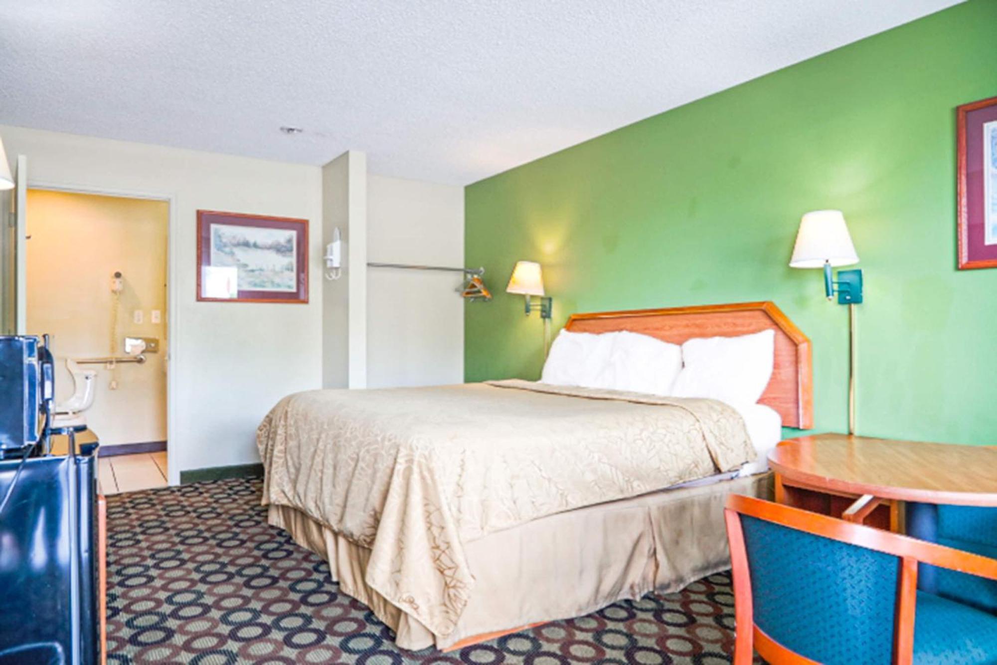 Economy Inn By Oyo Ashburn Exterior photo